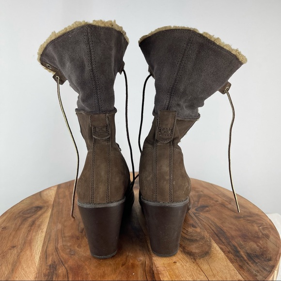 *SOLD Timberland Earthkeepers Sherpa-lined Wedge Boots - Picture 7 of 11